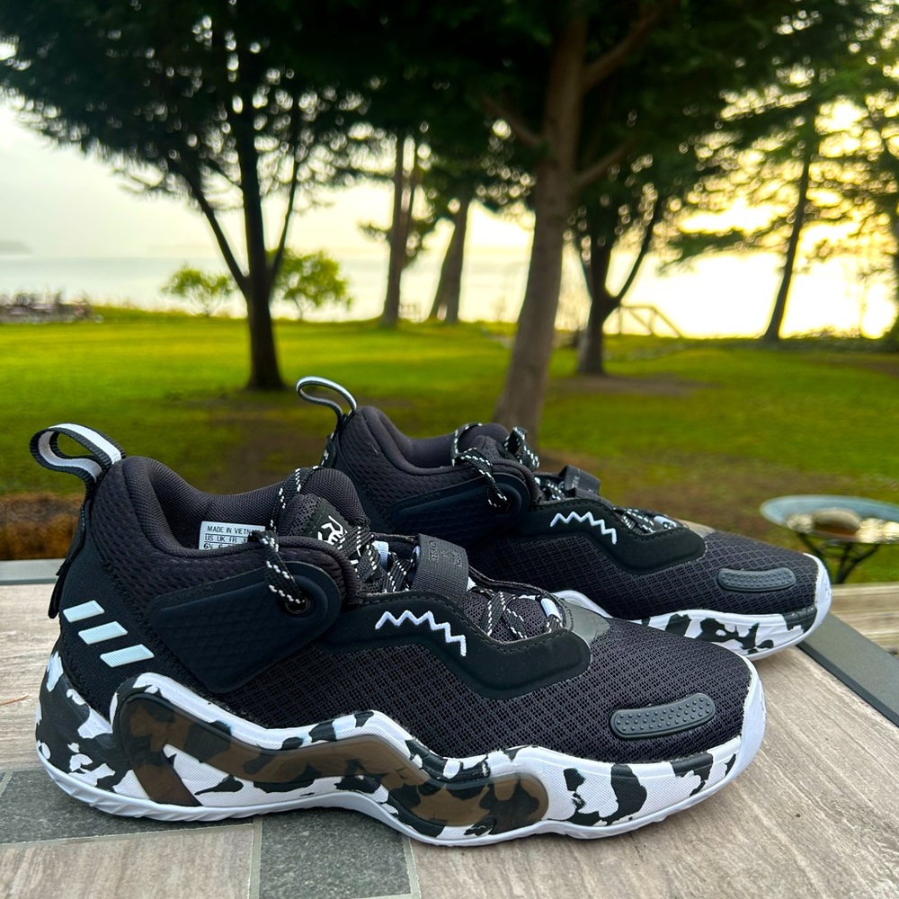 Brand new black and white D Rose lii women’s basketball shoes